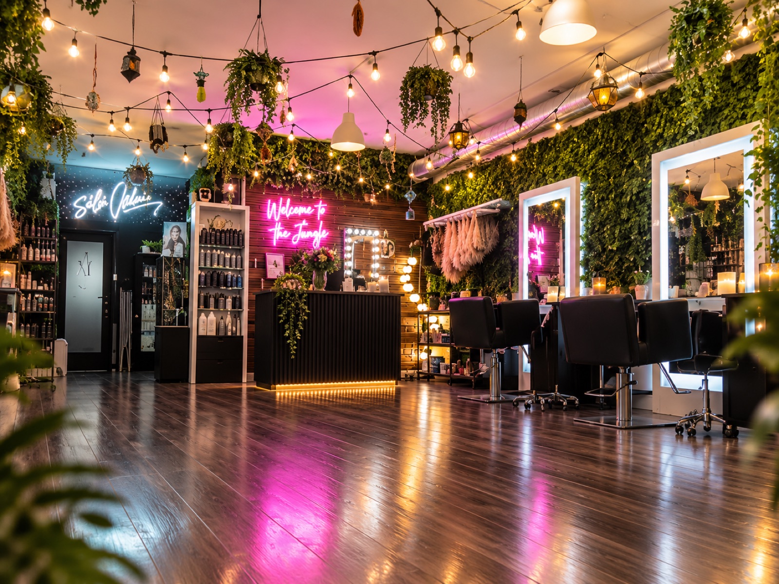 Salon Adair interior